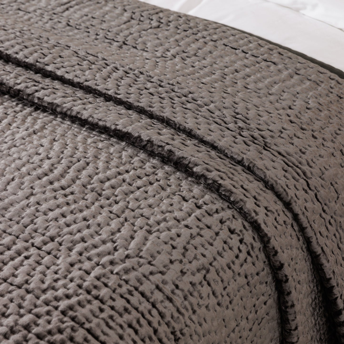 Harvard Graphite Velvet & Linen Bedspread