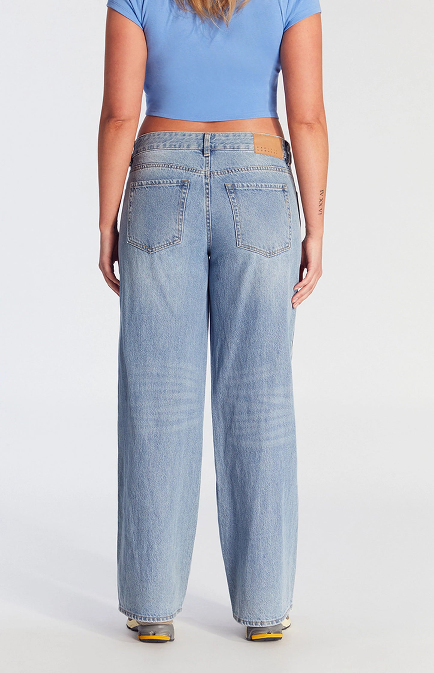 Casey Low-Rise Baggy Jeans Astrid